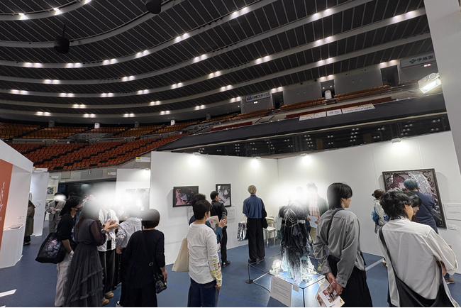 【イベントレポート】大阪を象徴に据えた、GUWEIZ・ORIHARAのデジタルアート作品を公開