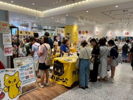 にぎわうHAPPY CAT MARKET