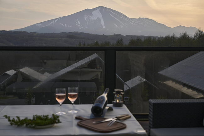 最旬“デスティネーション・セレブレーション”を北軽井沢で。絶景ヴィラリゾート「あさま空山望」が贈る、卒業・入学・就職を祝う春季限定「春のセレブレーションプラン」を3月13日（金）より提供開始