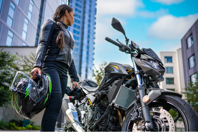カワサキから「Z500」が日本に初登場！パワフルさと扱いやすさを両立した新世代スーパーネイキッドが2026年2月28日に発売