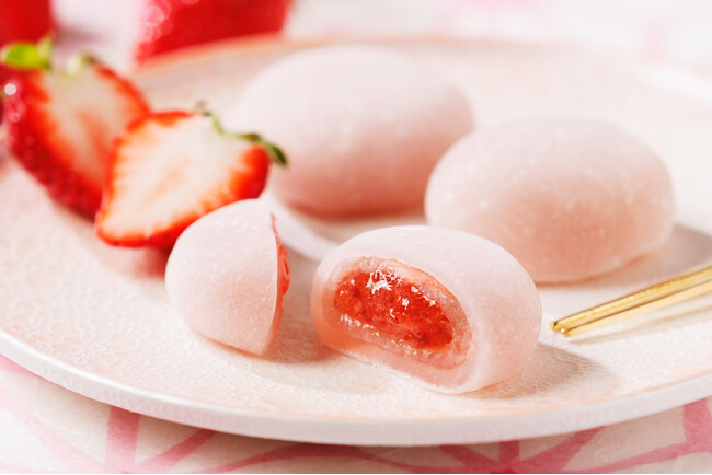 春の訪れを感じる、心ときめく苺の和スイーツ。老舗和菓子店【築地ちとせ】より『ちとせのいちご餅』が季節限定で2月13日に発売！