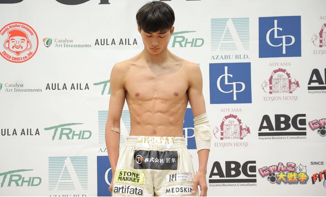 2.8「K-1 WORLD GP」前日計量で、大久保が1.3kgオーバーで金子晃大 vs 大久保琉唯タイトル戦消滅…ワンマッチで試合実施