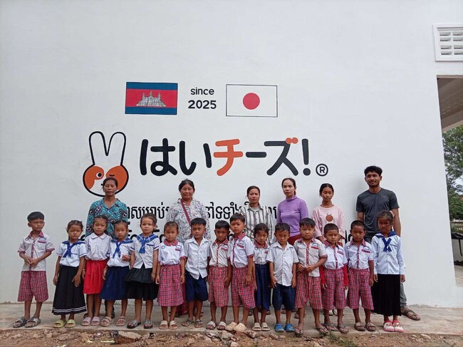 「世界の子ども達に笑顔を！」カンボジア王国に「サスダム はいチーズ！幼稚園」を寄贈