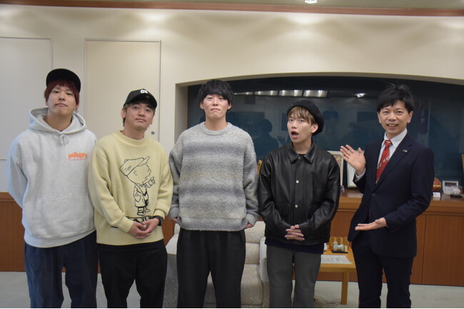 【04 Limited Sazabys】４月４日の「フォーリミの日」に、豊橋市で初の野外フリーライブ開催！市長へ報告