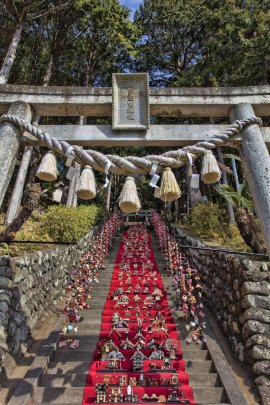素盞鳴神社雛段飾りイメージ