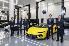 ランボルギーニ横浜サービスセンターオープニングセレモニーの様子