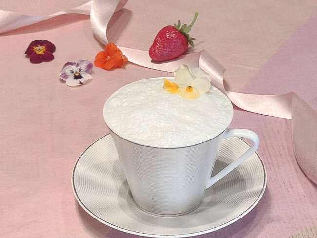 【リーガロイヤルホテル京都】好評開催中「苺スイーツ＆ランチビュッフェ」の第2弾限定 オリジナルドリンク「冬解けストロベリーティー」 販売