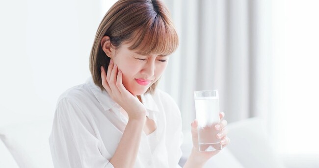 知覚過敏の症状経験者は7割超、最多は「冷たいものがしみる」｜症状があっても歯科受診は約3割にとどまる実態（お口プラス調べ）