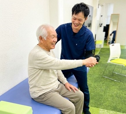 【大阪・河内長野】「私はまだ大丈夫」が一番あぶない。介護保険なしで通えるリハビリ施設「りはのあ」が始動。理学療法士が挑む“一生歩くための投資”