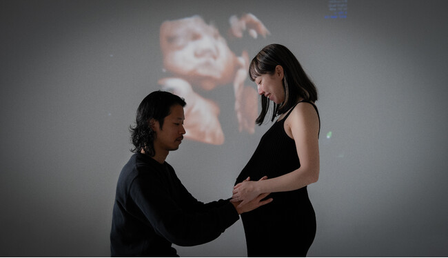【大阪・高槻】エコー写真をプロジェクターで投影。「お腹の赤ちゃんと撮る、最初の家族写真」をStudio Root/Bがリリース