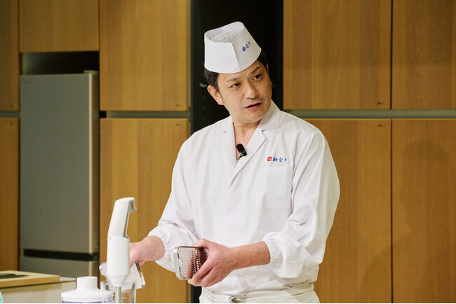 日本料理「鈴なり」店主・村田明彦氏をお迎えし、「貝印キッチン用品 新商品発表会＆体験会」を実施