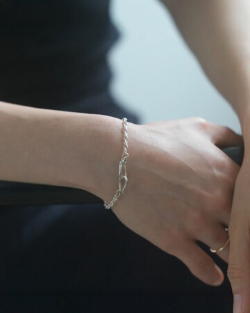 【前年比300%のヒット】Aletta Jewelryのマリーナリンクチェーンブレスレット。シルバーチェーンのトレンドは重厚感から、洗練されたボリューム感へ。