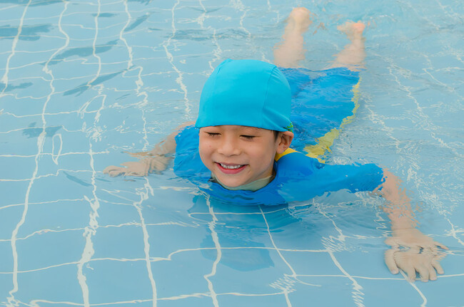 水遊び中の見守りをサポートする プール見守りセンサー「AQUA BUDDY(TM)」が「BabyTech(R) Awards 2025-26「保育中の事故防止部門」大賞を受賞