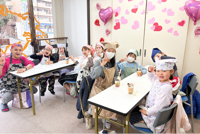 【開催レポート】外国人講師と英語でクッキング！園児・小学生が挑戦したバレンタイン体験（名古屋市千種区）