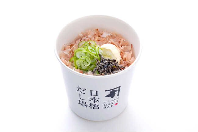 シャキシャキ九条ねぎが主役！香りと食感を楽しむ一杯　「九条ねぎクリームチーズ塩昆布のせかつぶしめし」　「日本橋だし場 本店」にて2026年3月1日新発売