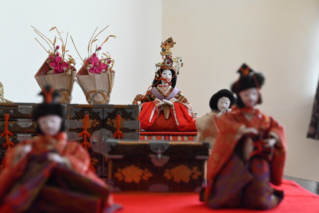 歴史薫る都城島津邸でひな祭りを開催中です