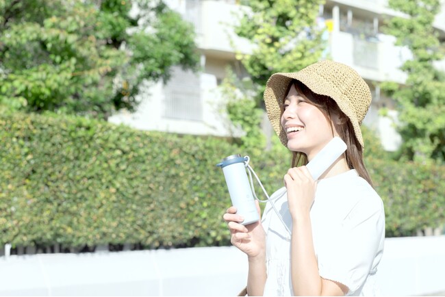 ピーコック魔法瓶　昨年大ヒットの携帯保冷氷のう「アイスパック」シリーズ主力の「ミニアイスパック」に、「ストラップ付き」モデルが新登場！