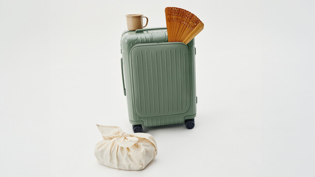 【RIMOWA】Essential Sleeve コレクションに新たなシーズナルカラー「ユーカリプタス」が登場