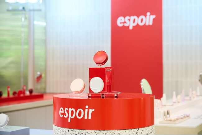 【espoir】ブランド初となる新商品ならびにブランドの世界観をお披露目する発表会『espoir Yeonnam（ヨンナム） in TOKYO』を開催。