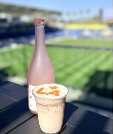 白鶴酒造は、米国プロサッカーチームLA Galaxy本拠地で米国売上No.1のにごり酒を使ったオリジナルカクテル「サケ オルチャタ」を販売開始！