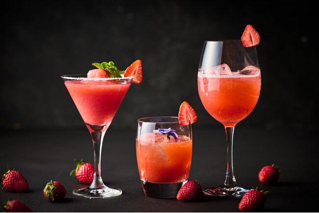【ホテルメトロポリタン】夜景とともに愉しむ苺のご褒美カクテル「STRAWBERRY COCKTAIL SELECTION」