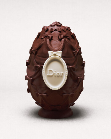 【Dior】ヤニック・アレノによる「30 モンテーニュ」のディオール チョコレートエッグ
