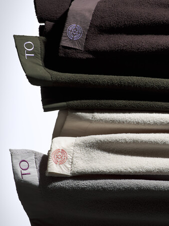 2月24日(火)発売開始。TO　NENNE BLANKET - ネンネブランケット。触れた瞬間から心がほどける、とろけるように柔らかな肌ざわりのブランケット。