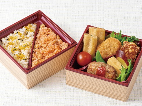 春を彩る 梅の花の「花見弁当」を３月１日より期間限定で発売開始。心躍るお花見タイムを演出。