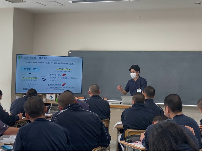【開催レポート】ドラックストア トモズ　川崎市立橘高等学校でスポーツ栄養セミナーを実施