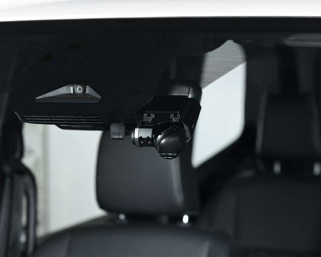 前方左右車内の360°を一度に記録する※1「ZDR-830R」発売