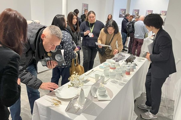 クララ、肥前陶磁器の欧州市場開拓プロジェクトにて、波佐見焼・有田焼のフランス商談会を開催