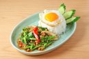 春ガパオ　菜の花と豚挽き肉のバジル炒め