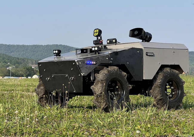 エバーブルーテクノロジーズ、害獣・不審者対策UGV（無人陸上車両）「機動警備ドローン」を発売