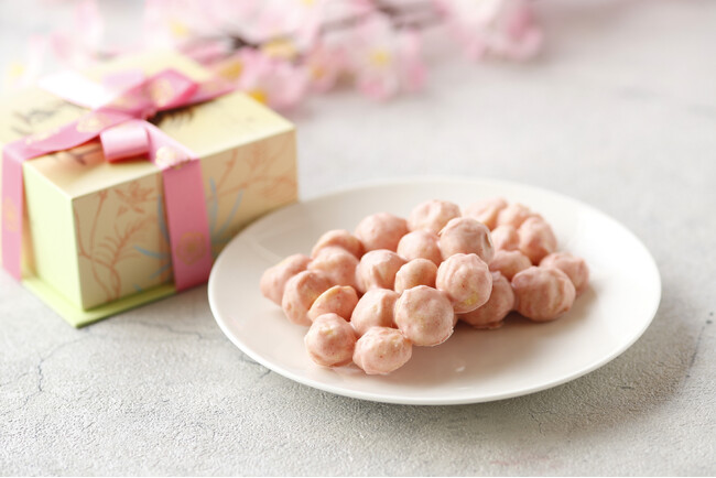 【ザ・カハラ・ホテル＆リゾート 横浜】桜の香りと塩味が重なり合う、春だけの和の美。「マカダミアナッツチョコレート 桜 - SAKURA - 」数量限定販売