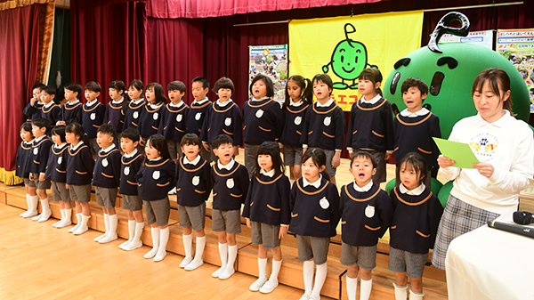 高槻市の柱本保育園こども未来学舎がこどもエコクラブの壁新聞（幼児部門）で最優秀賞受賞