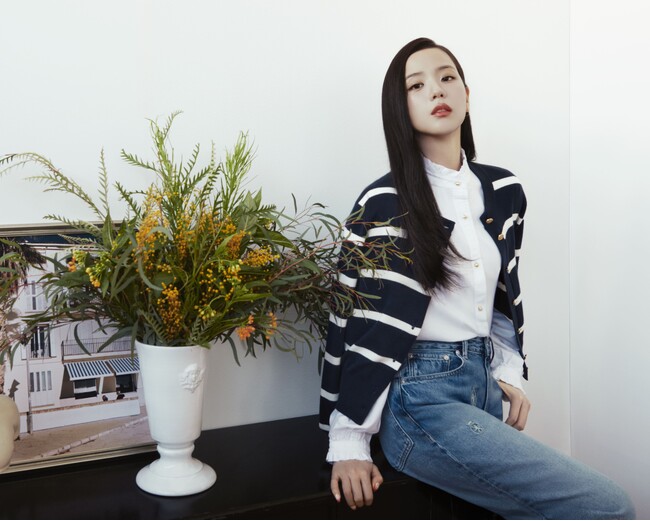 トミー ヒルフィガー、2026 Springキャンペーンにポップカルチャーのアイコン JISOO (ジス)を迎え、エフォートレスな洗練の世界へ
