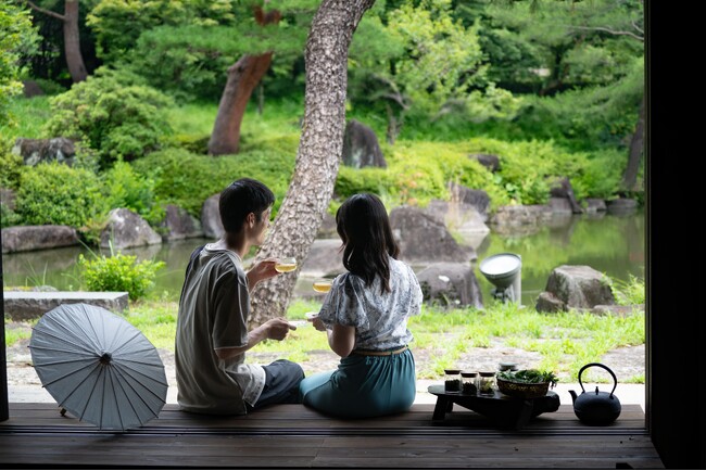 【限定10名の極上体験】日本茶伝道師とフローリストがおくる、五感で慈しむ「和花とお茶のリトリート」初開催。日本庭園を望むぐんまフラワーパークプラスで、自分を整える至福の時間を。