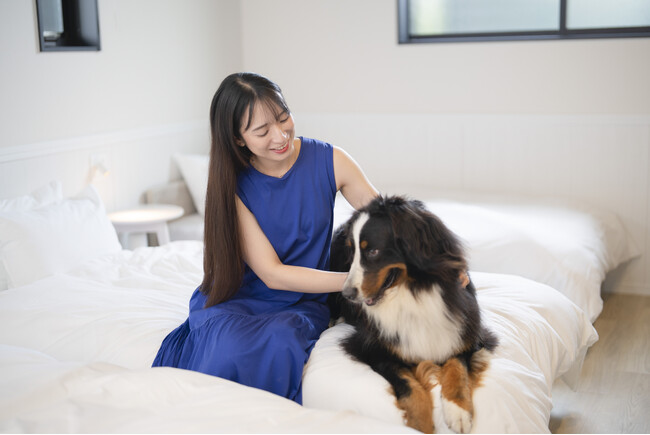 【いぬやど新掲載】滋賀県彦根市に登場、琵琶湖の風を感じながら愛犬と過ごす一棟貸切のプライベートヴィラ。優雅なラグジュアリーステイを叶える「LAKE villa CHITOSE」