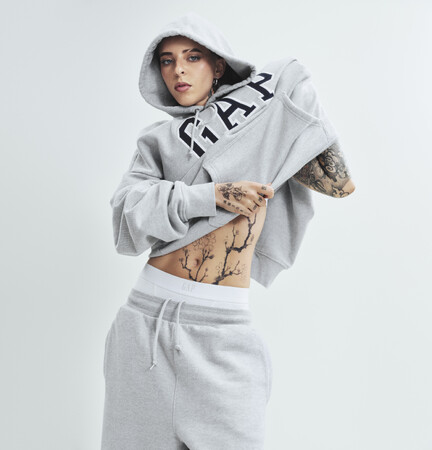 Gap、Young Mikoとのコラボレーションを通じた SPRING 2026 グローバルキャンペーンとオリジナルミュージックビデオを公開