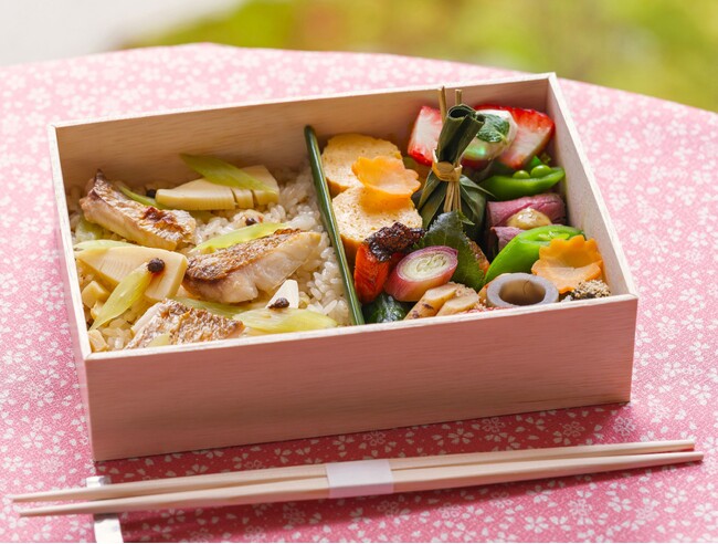 【ハイアット リージェンシー 京都】京都の春を味わう「行楽弁当」販売開始
