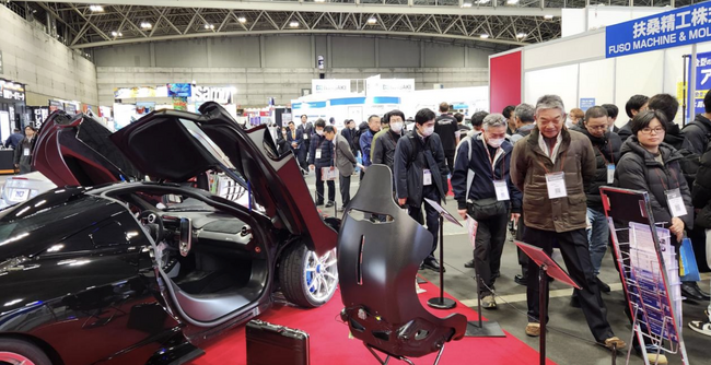 来場者11,049名の専門展示会で存在感！日本コムシンク「高機能素材×次世代モビリティ」でDXを提案