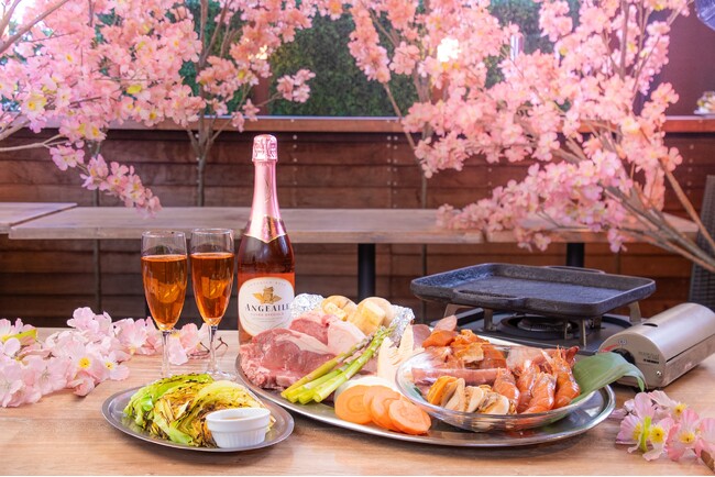 【春BBQ】焼いて、挟んで、ほおばる！新感覚の「桜テラスでピクニックBBQ」がバネバグース赤坂見附店に登場