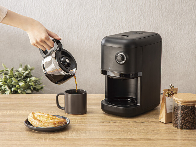 豆挽きからドリップまで全自動！モード切替で好みに合わせて淹れられるコーヒーメーカーが1万円を切る価格で新登場