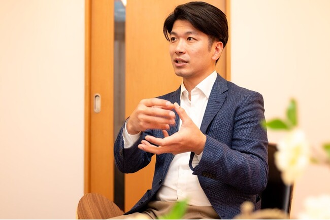 【導入事例】投資総額13億円のサバイバル投資家・生稲 崇氏が『BRO-ZERO』を採用。民泊開業の資金課題を解決し、稼働率80%の人気物件を実現した「スピード投資術」