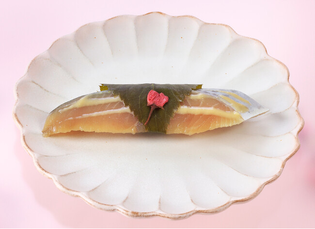 「ぎんだら京粕漬」で知られる魚久、1日わずか各店3～10切限定販売　創業1914年の老舗が届ける春限定「本さわら酒粕白味噌桜葉漬」発売