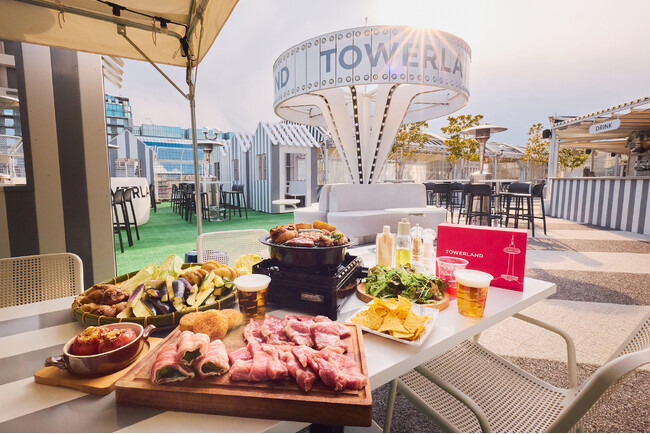 BBQメニューリニューアルで、京都エンタメ体験の新章開幕。春の新定番！京都タワービル屋上にて