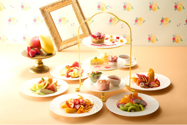 【タカノフルーツパーラー】お花をモチーフに、苺とマンゴーで彩る華やかなアフタヌーンティーと120分のフルーツ食べ放題