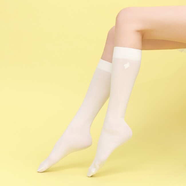 トレンドを発信し続ける「dazzlin」「Ungrid」「GYDA」「jouetie」「RESEXXY」の5ブランドと靴下屋が初のコラボレーション！