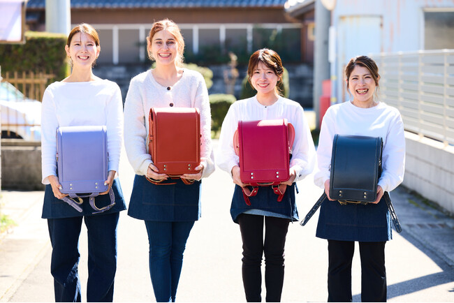 10万個のランドセルから生まれた50万点の思い出のアイテム。楽天市場1位・7年連続成長、27人の職人たちの軌跡　初の自社工房での承り会開催