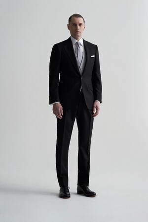 英国伝統のラグジュアリーテーラー「HUNTSMAN」より、HUNTSMAN READY-TO-WEAR COLLECTIONを発売